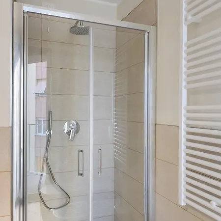 Apartamento Hostdomus - Marina - Near The Sea